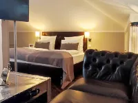 Villahotel Rheinblick Hotels near Weiss