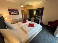 Panorama-Hotel am See Hotels in Roding