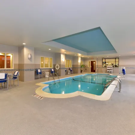 Holiday Inn Express & Suites INDIANAPOLIS DTN-CONV CTR AREA by IHG