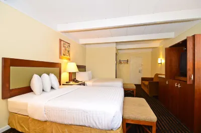 Lexington Inn & Suites NW Chicago Elgin Hotels in West Dundee