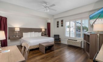 Naples Park Central Hotel
