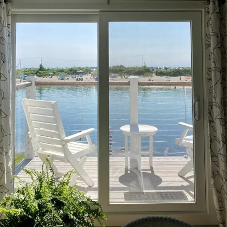 Ogunquit Oceanfront Condo, stunning views private balcony 1BR/1BA steps to town