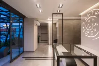 Lavris City Suites