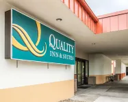 Quality Inn & Suites Kansas City I-435N Near Sports Complex Hotels near Kansas City Zoo & Aquarium