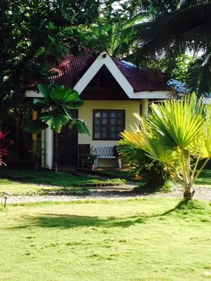 Puesta del Sol Beach Bungalows Hotel di Camiguin Island
