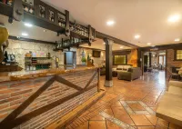 Logis Hotel Restaurante la Casa de Juansabeli