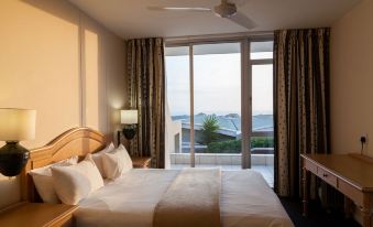 Dolphin Beach Hotel Self Catering Apartments