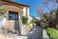 Emma's Villa Facing the Sea with Swimming Pool