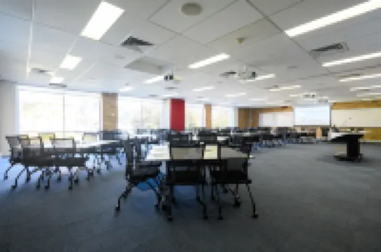 Lakeside Hotel and Conference Centre