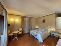 IL Colombaio Winery & Rooms Hotel di Monteriggioni