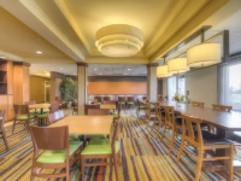 フェアフィールド イン & スイーツ バイ マリオット ララミー ララミーのホテル