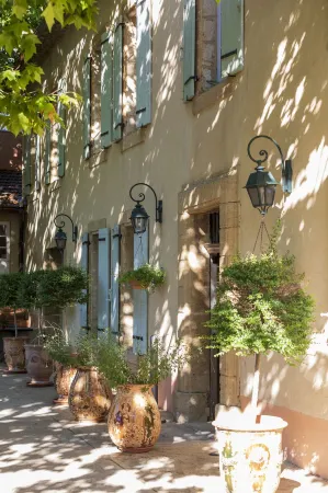 Le Pré du Moulin - Maison Alonso - Hôtel & Restaurant Отели в г. Сериньян-дю-Конта