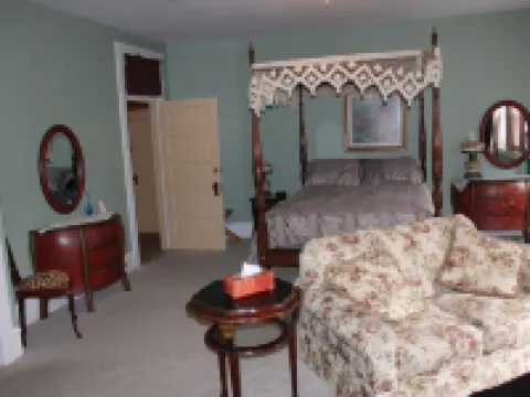 Victorian Charm Inn Hotels in Towanda