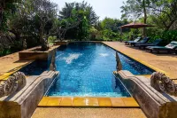 Jasmine Hills Lodge - piscina