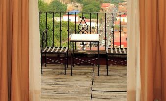 Posada del Tepozteco - Hotel & Gallery