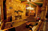 Soda Butte Lodge - 2-Star