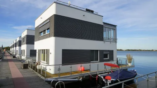 Schwimmendes Haus Robby II Hotels in Bitterfeld-Wolfen