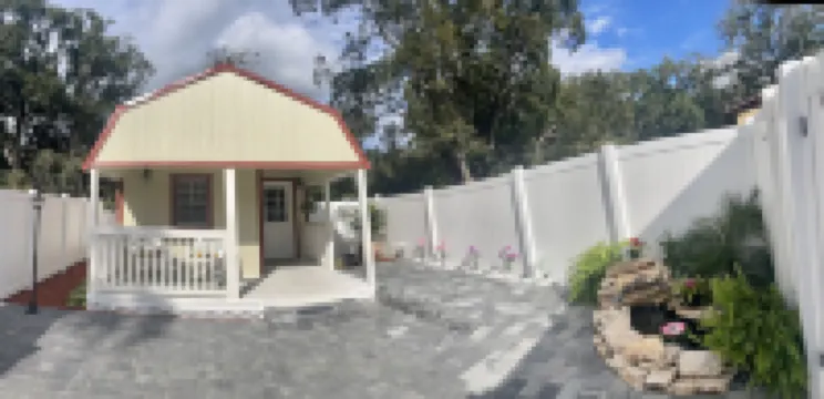 泉水中的小小小屋