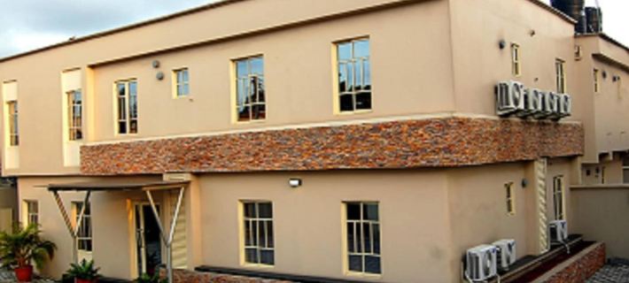 De Rigg Place - Alaka Estate, Surulere Отели в г. Айкжа
