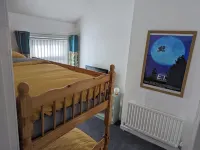 Fantastic Location to Ebrington Sq and City Centre Hotels in 