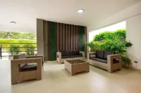 Dream Stay - Pool & Gym - 10Min Airport & Homs Hotels in Licey