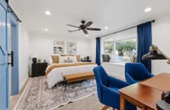 Free Heated Pool ~ Hot Tub ~ Basement Game Room ~ Large Backyard