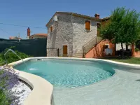 Authentic Istrian Holiday Home for Unforgettable Stays Hotels in Vodnjan