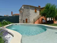Authentic Istrian Holiday Home for Unforgettable Stays Hotels in Vodnjan