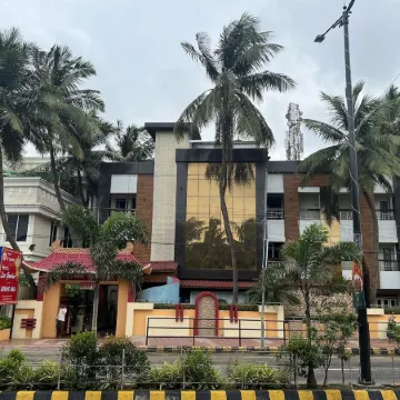 Hotel Lee Garden Near to Blue Flag Beach 500 Mtrs