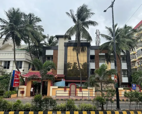 Hotel Lee Garden Near to Blue Flag Beach 500 Mtrs Hotels in Puri
