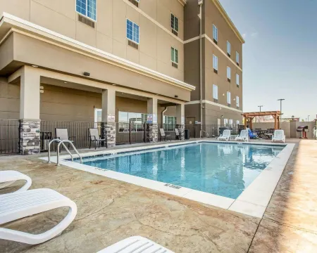 MainStay Suites Midland