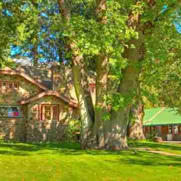 Strawberry Valley Inn Hotel Exterior