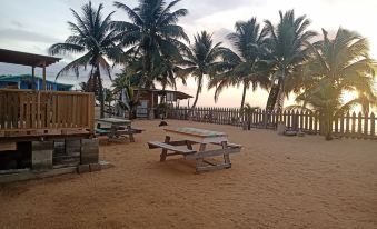 Pal's on the Beach - Dangriga, Belize