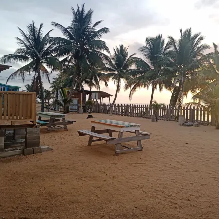 Pal's on the Beach - Dangriga, Belize