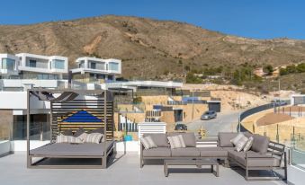 Villa Esmeralda 20 by BookaParadise