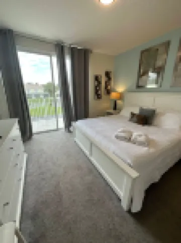 เซเรนิตี้ 3 ห้องนอน ใกล้ ดิสนีย์ ออร์แลนโด