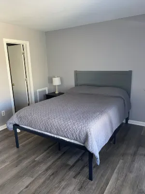 By The Way Motel Columbia