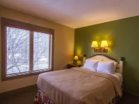 Spacious 2 Bed at Crystal Mountain Resort 2 Bedroom Condo by RedAwning Hotels in Weldon Township