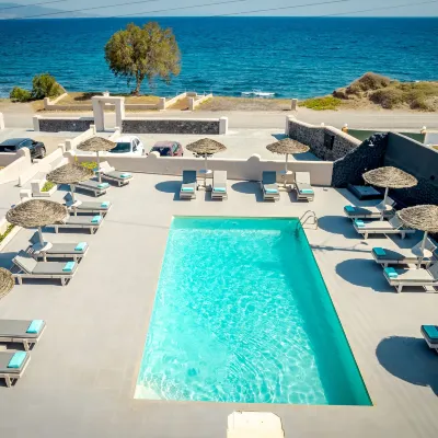 En Plo Boutique Suites Oia Santorini Hotel dekat Pantai Baxedes