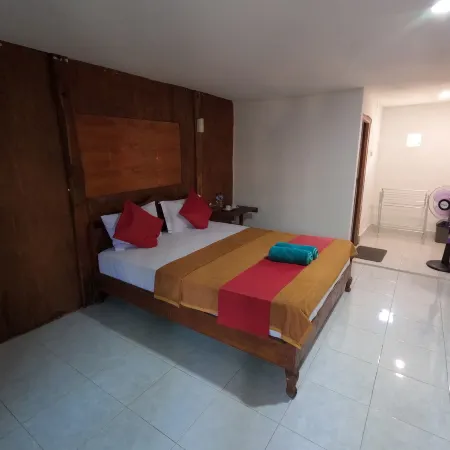 Maryan Moyo Bungalows & Resto
