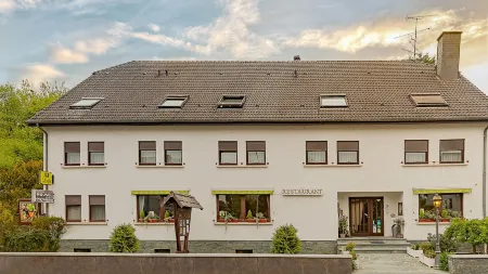 Hostellerie Val Fleuri Отели в г. Оберфойлен