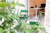 Renovated 2-Bedroom Apt Near the Athenian Coast