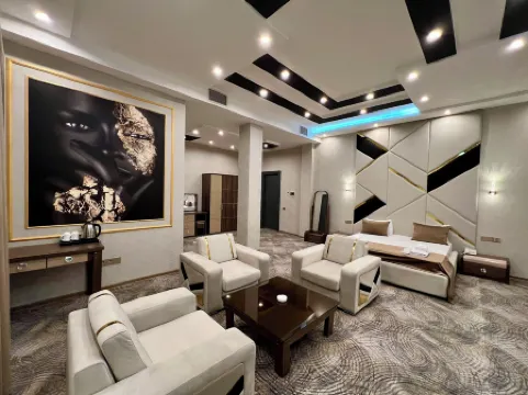 Royal Mansion Hotel Отели рядом с достопримечательностью «Баладжары»