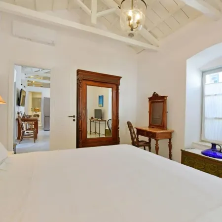 A Sea-Licious Vacation - Chic & Style in Hydra