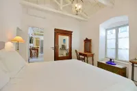 A Sea-Licious Vacation - Chic & Style in Hydra Hotels in Idhra