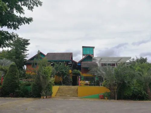 Frontier Homestel Hotels in Suan Phueng District