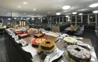 Comfort Suites Flamboyant Goiânia - فطور