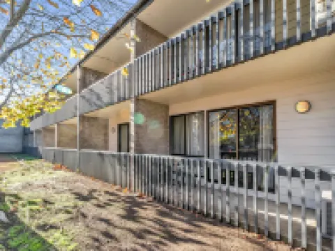 Tall Trees Ainslie Motel Hotels in 