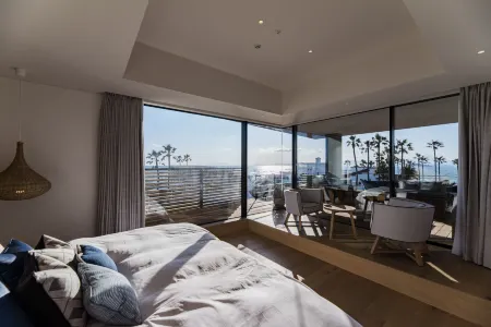 Malibu Hotel Отели рядом со станцией JR Zushi station