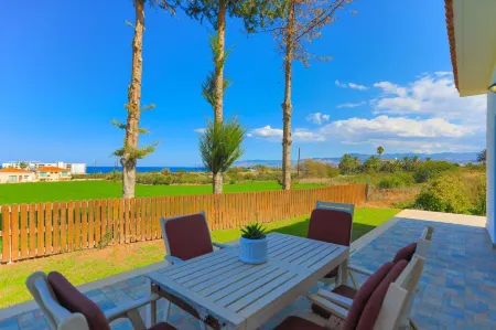 The Vines in Latchi with 3 Bedrooms and 3 Bathrooms Отели в г. Neokhorio